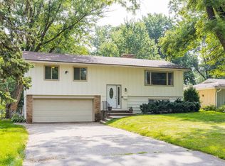 735 Grant St, Excelsior, MN 55331