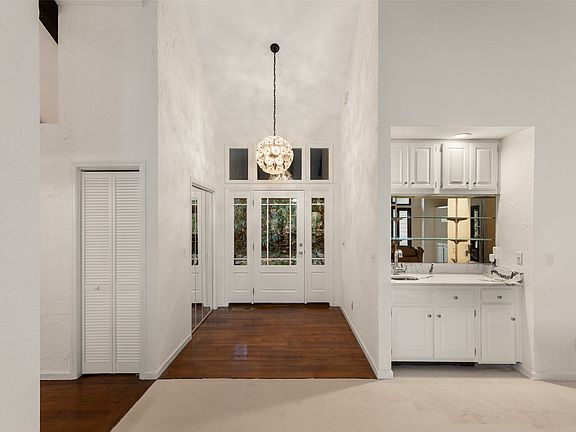 3rd image of 845 Whiteside Mountain Road