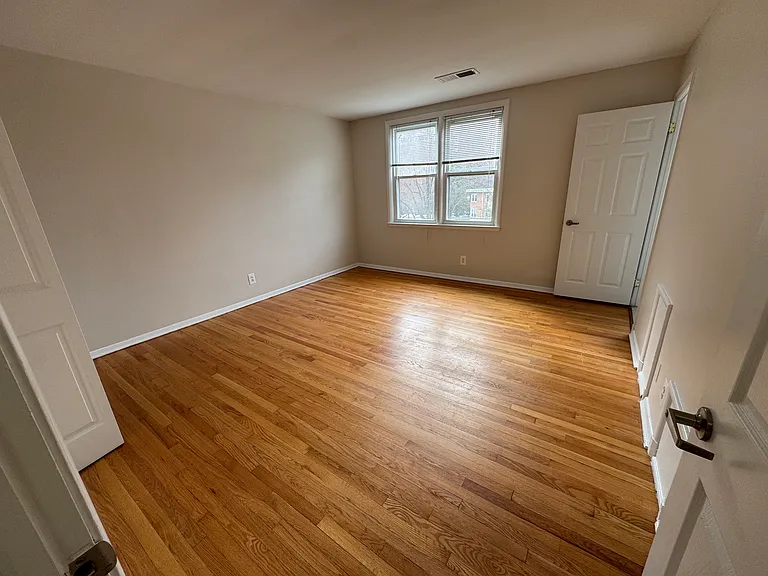 Woodcliffe Manor Apartments — Photo 16