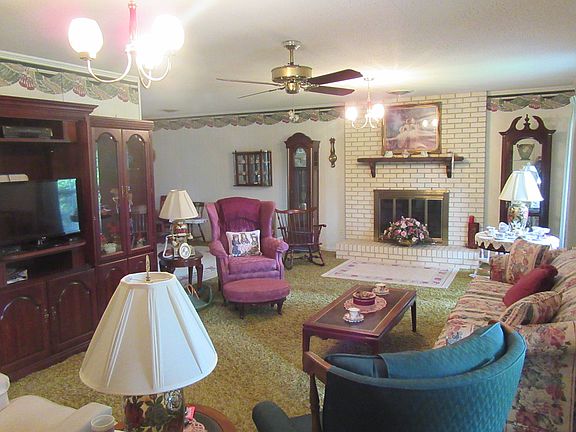 3rd image of 1915 Woodell Ln