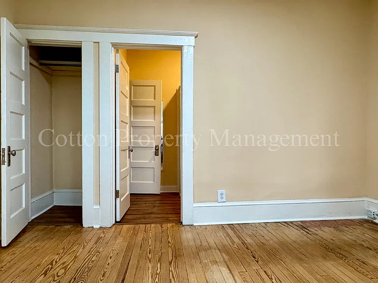 315 S 15th St — Photo 22