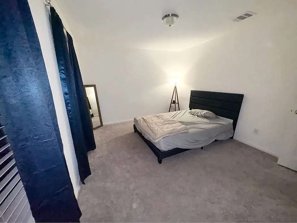 4 bed, 2095 sqft, $700 — Photo 4