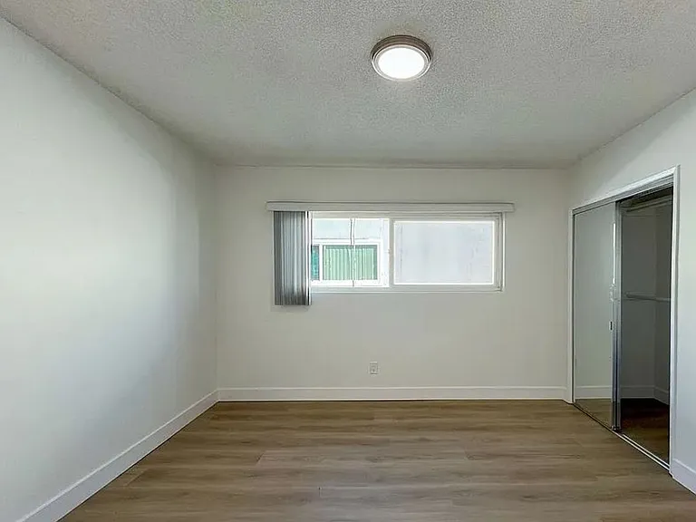 3505 Emerald St — Photo 32