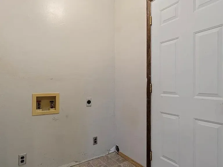 3033 Shadowfax Dr — Photo 6