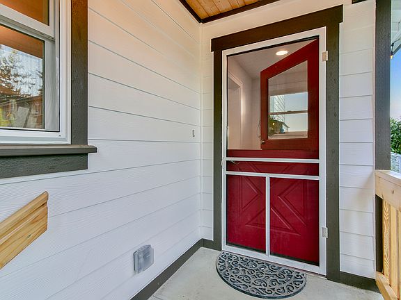 4th image of 948 Lower Oyster Bay Dr