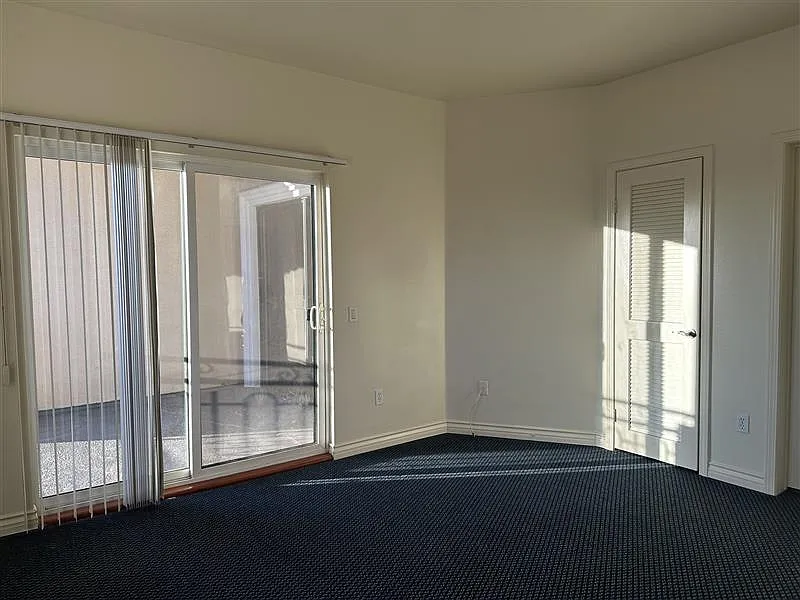 Building Photo - 8932 Mission Dr #306
