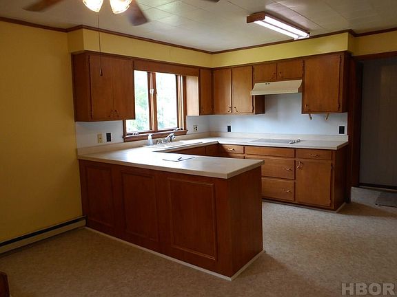 5th image of 527 E 2nd St #10