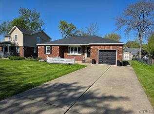 3508 Warner Dr, Grand Island, NY 14072