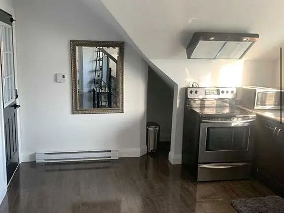 3rd image of 1050 Dunbarton Rd
