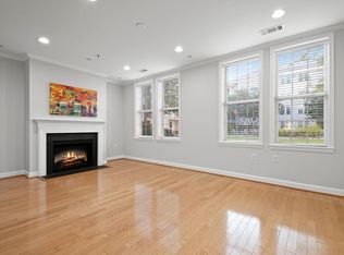 400 Cameron Station Blvd APT 103, Alexandria, VA 22304