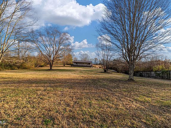 2nd image of 630 Arrowhead Loop