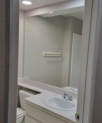 3rd image of 15600 Lake Terrace Dr