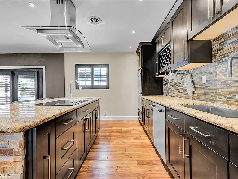 2712 W Oakey Blvd — Photo 16