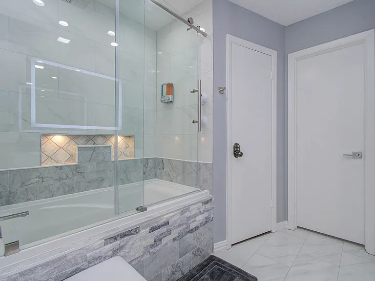 10606 Kirkwren Dr — Photo 21