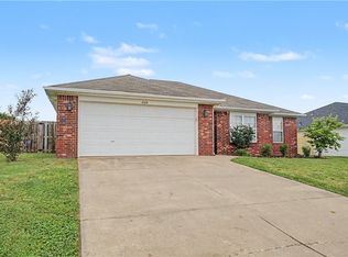 6608 Springwood St, Bentonville, AR 72713