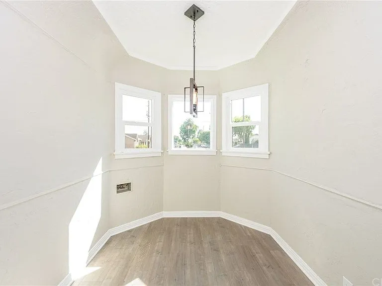 7727 S Normandie Ave — Photo 3