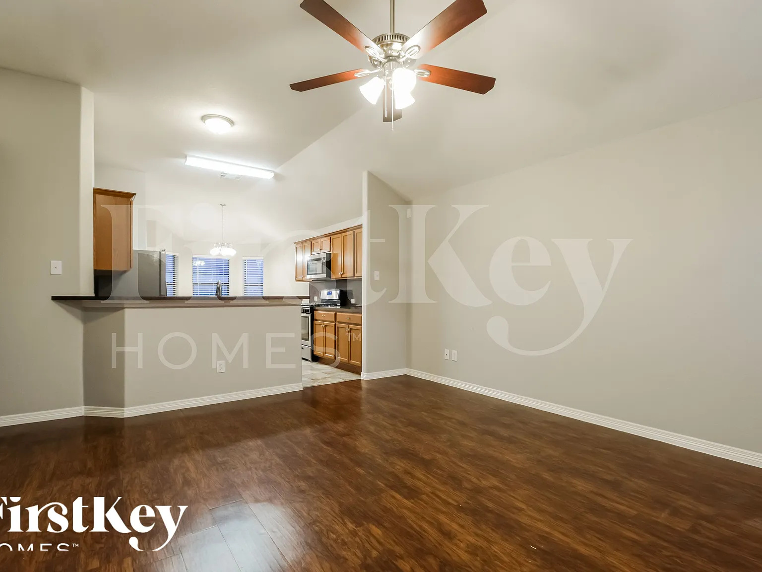 3 bed, 2.0 bath, 1320 sqft, $1,870 — Photo 3