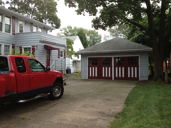 2nd image of 1907 Gross Ave