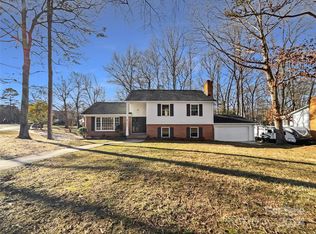 8101 Cliffside Dr, Charlotte, NC 28270