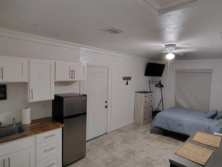 3229 W College Dr — Photo 6