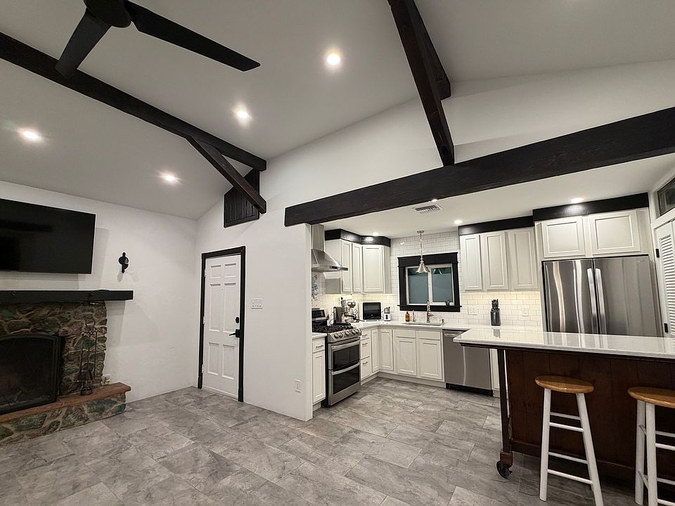 1st image of 3981 E Desmond Ln