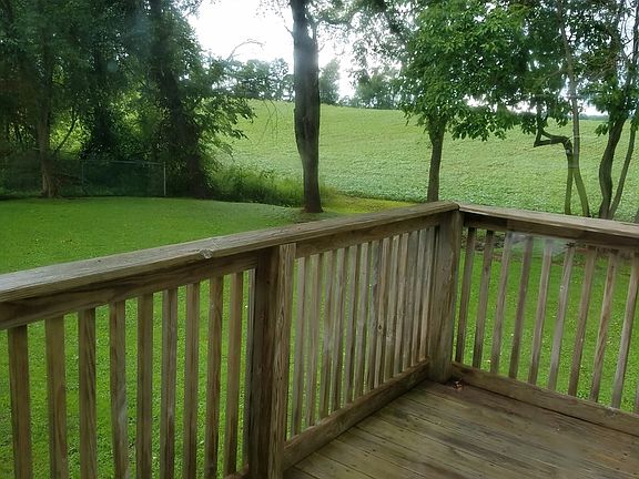 5th image of 203 Debbie Dr