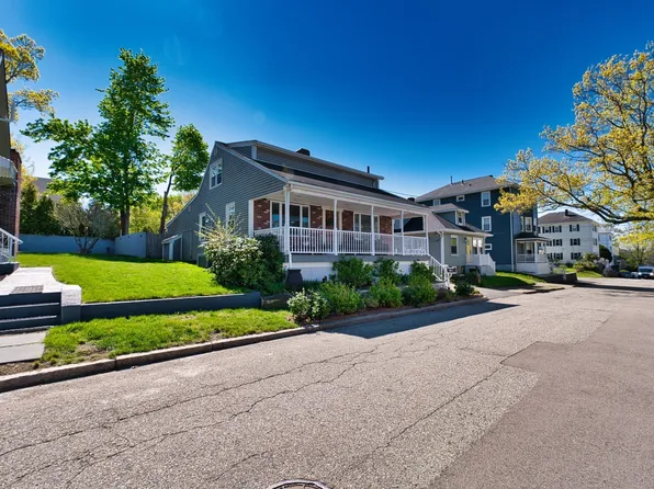 235 Chavenson St, Fall River, MA 02723
