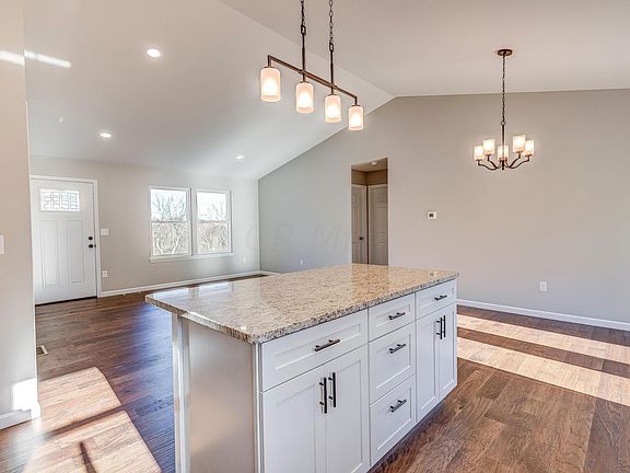 5th image of 23 Cherry Hill Ct