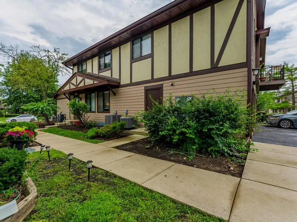 6236 Gold Cir #6236, Hanover Park, IL 60133
