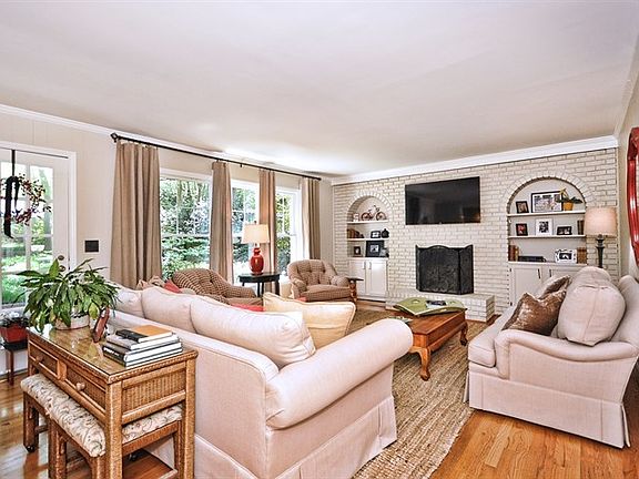 5th image of 3135 Lauren Glen Rd