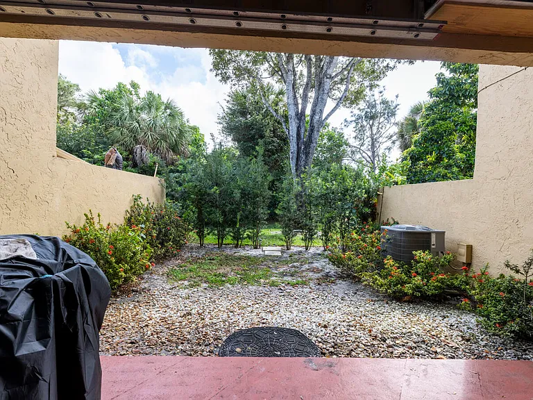 720 E Coco Plum Cir #5 — Photo 31