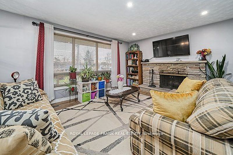 Peterborough House for rent - 3 Bedrooms — photo 4