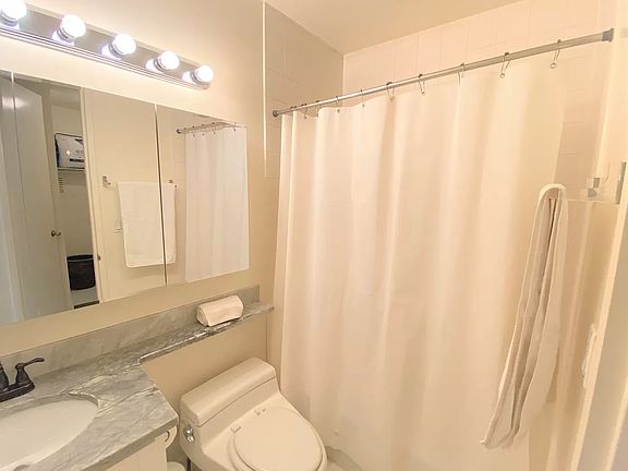 4th image of 350 W 50th St APT 6I