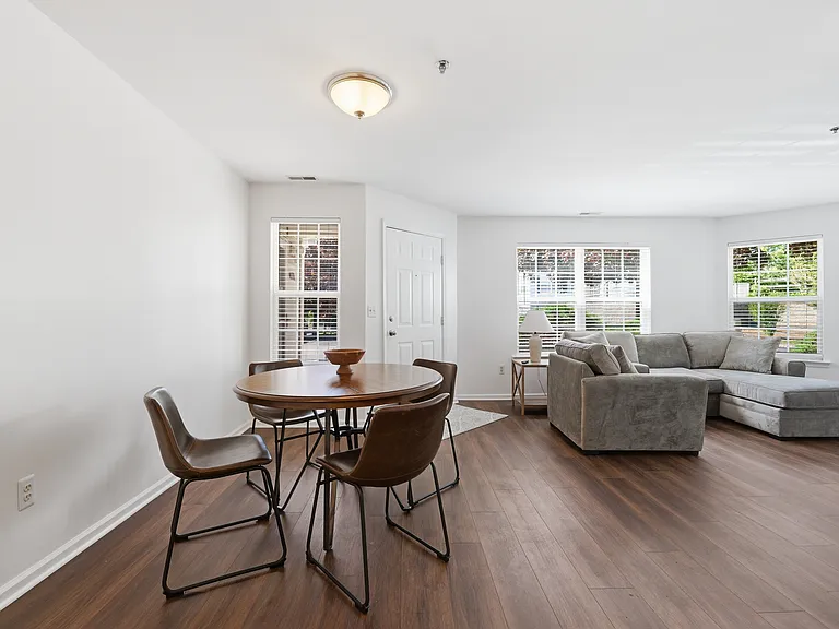 5301 Tudor Dr — Photo 10