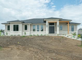 2427 14th St SW, Altoona, IA 50009