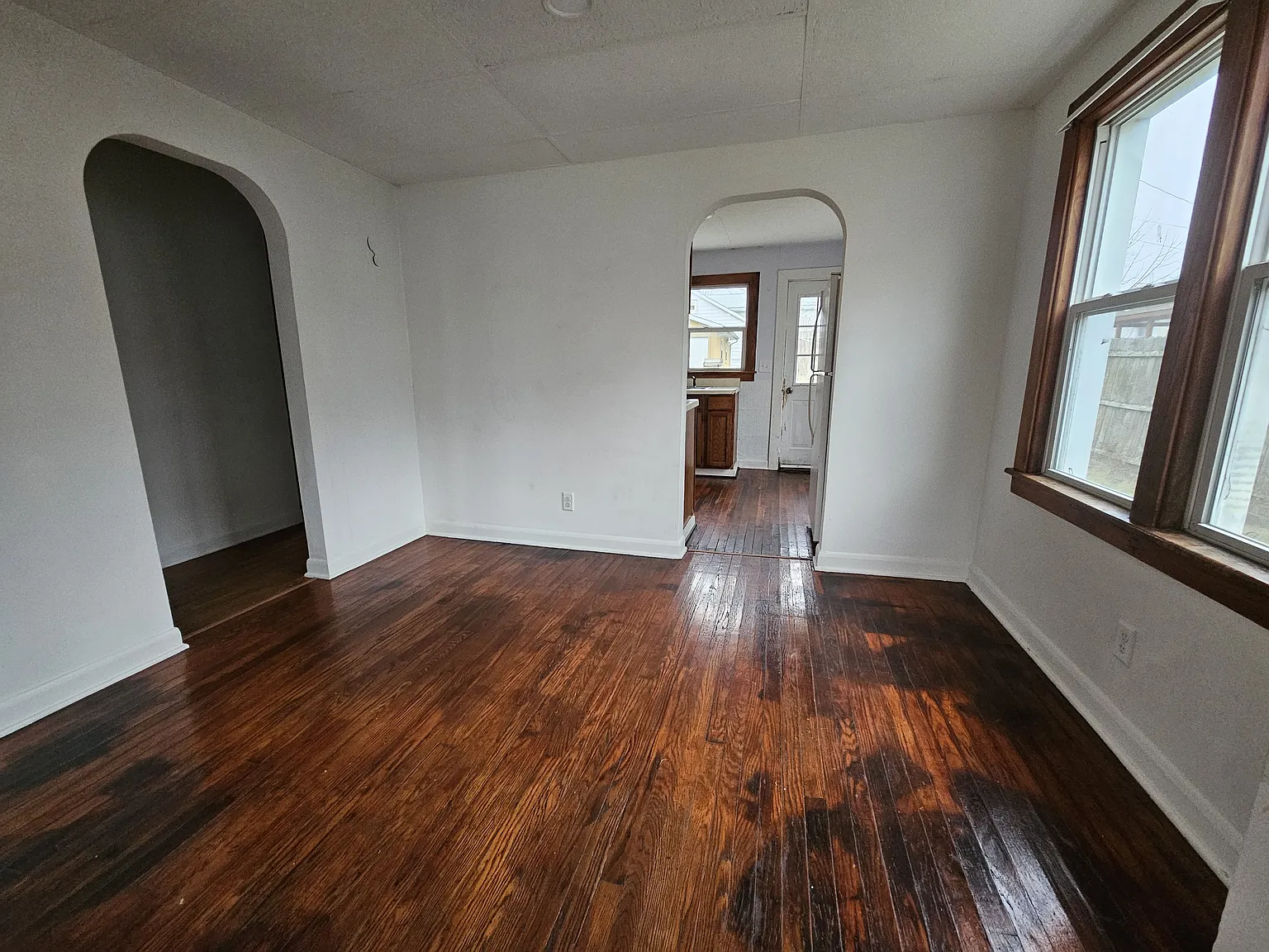 2 bed, 950 sqft, $650 — Photo 3