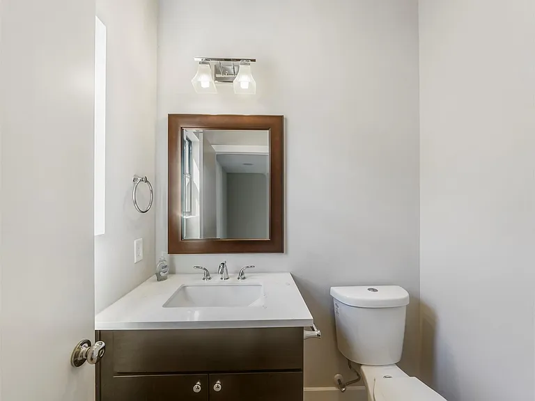 1607 Milby St #B — Photo 10