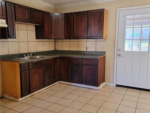 3rd image of 2305 Sunnydell Ave