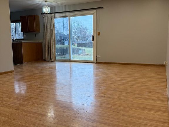 3rd image of 3115 Village Green Dr