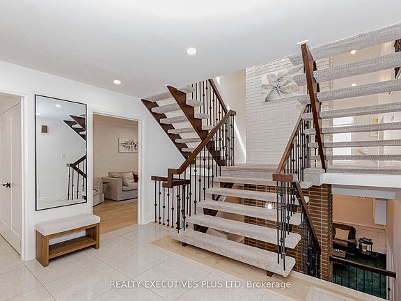 5th image of 68 Leander St