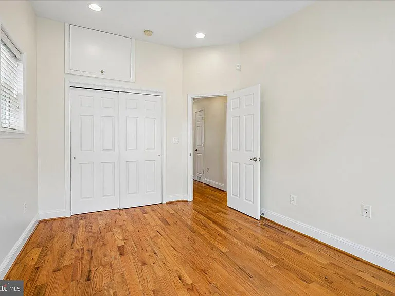 1339 C St NE — Photo 16