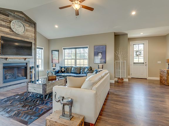 5th image of 536 Aubrey Ln