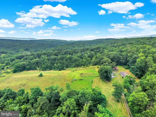 241 Tobias Dr, East Waterford, PA 17021