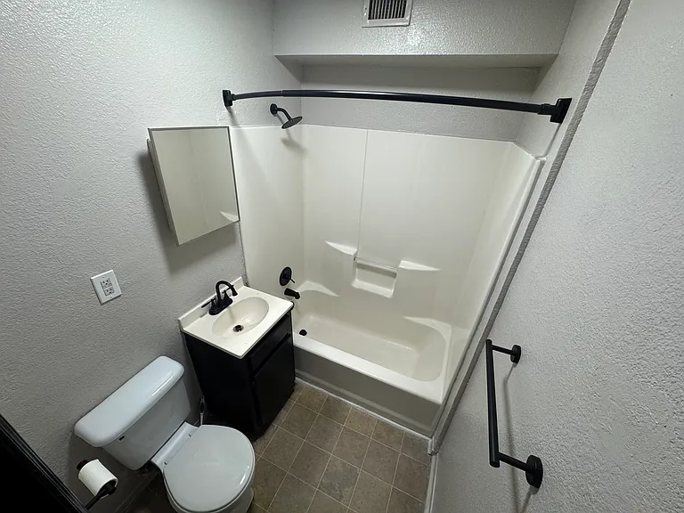 500 SW 10th Ave #10 — Photo 8