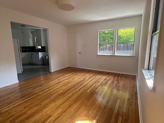 4th image of 2328 W Moss Ave #2328