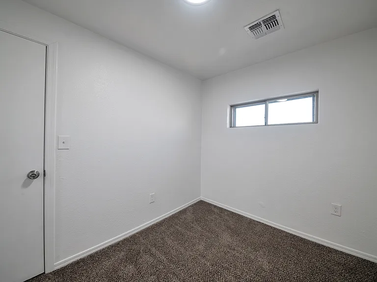 1108 S 33rd Ave #Phoenix 85009 — Photo 8