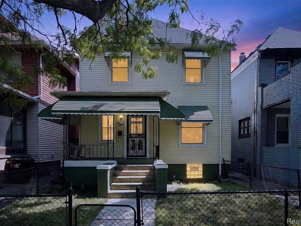 1st image of 580 Melbourne St
