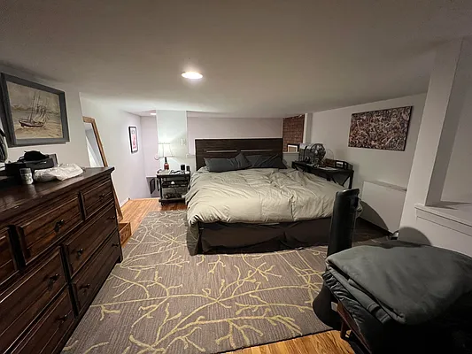 Rented by AZ REALTY NYC LLC | media 19