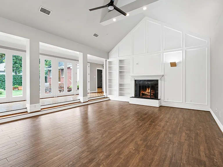 230 Lakeside Blvd — Photo 16