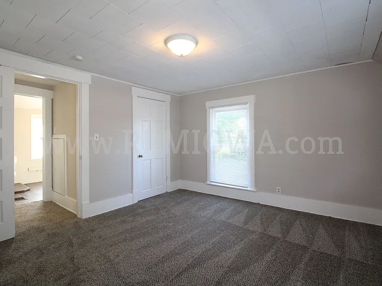 822 Clinton Ave — Photo 14